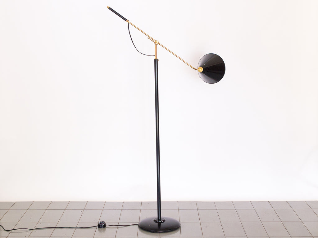 Luminária de Piso Articulada Preta e Latão