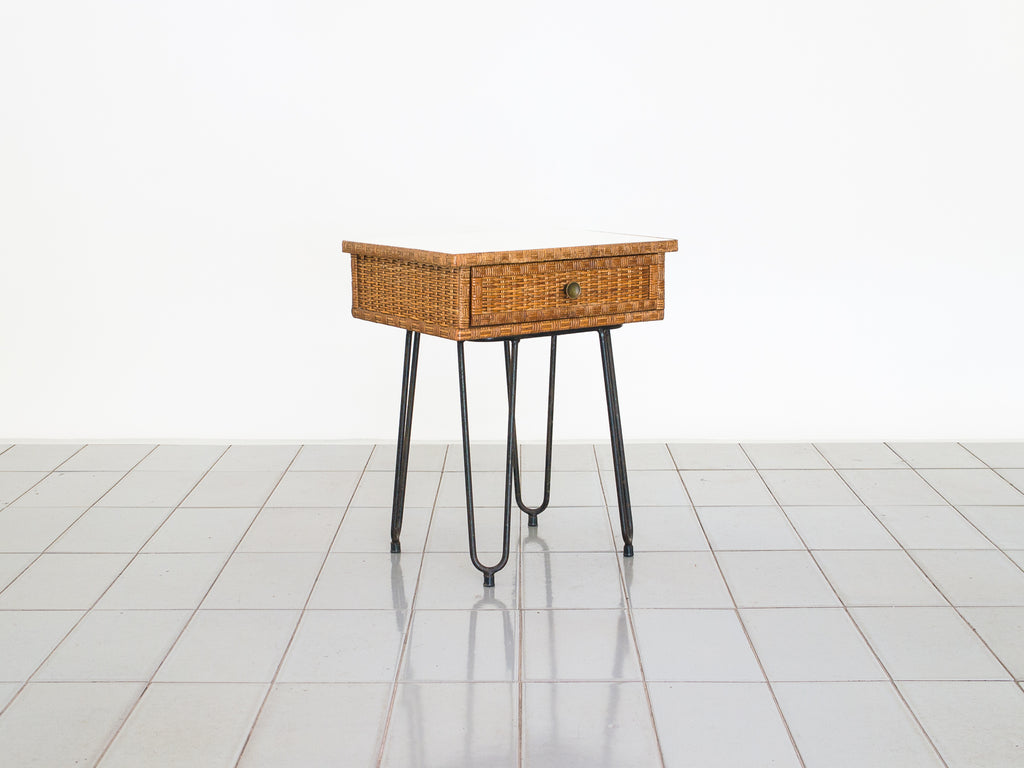 Criado Mudo - Mesa Ferro, Formica e Junco