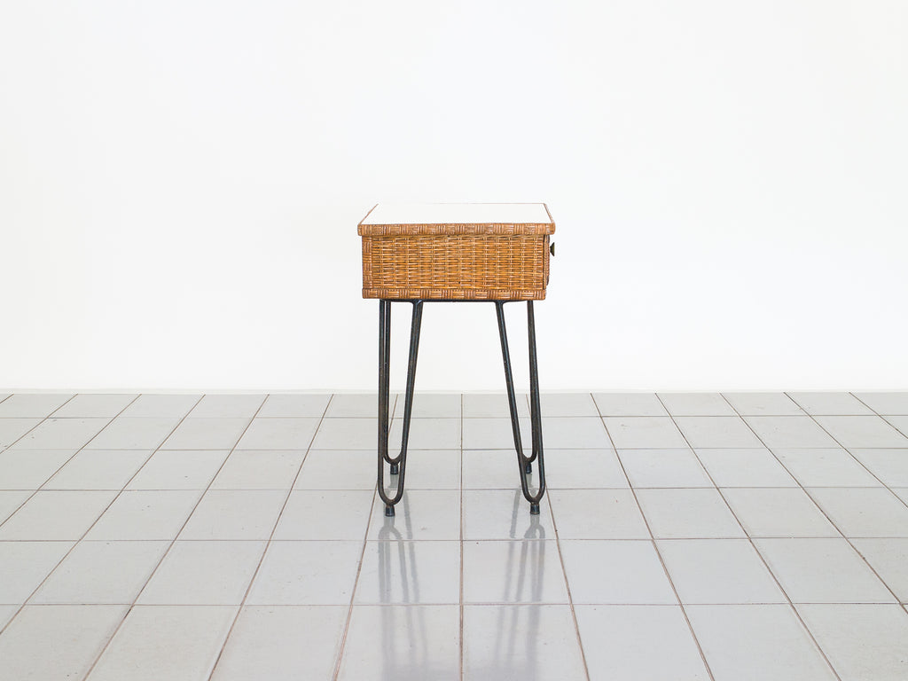 Criado Mudo - Mesa Ferro, Formica e Junco