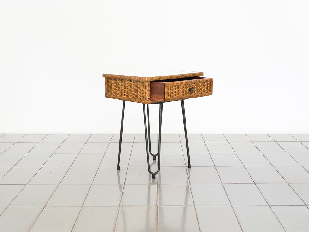 Criado Mudo - Mesa Ferro, Formica e Junco