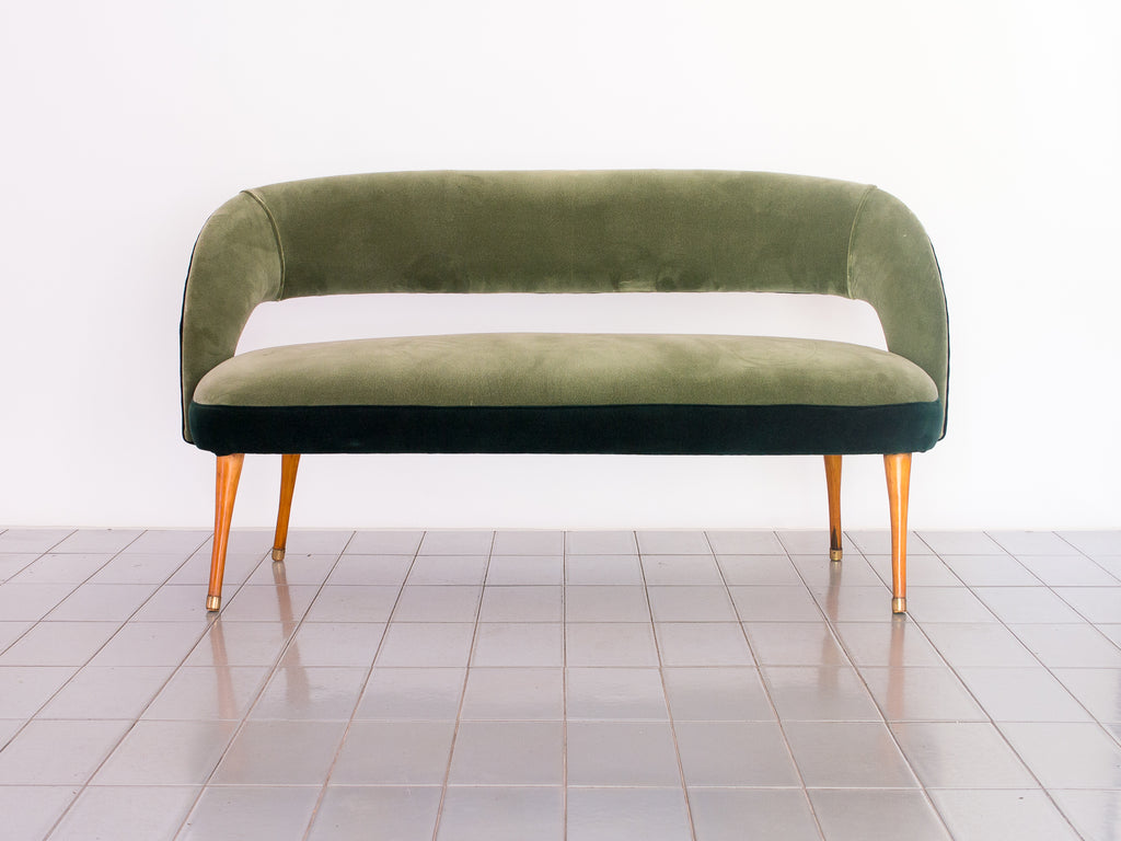 Conjunto Namoradeira e Poltronas