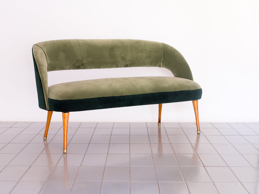 Conjunto Namoradeira e Poltronas