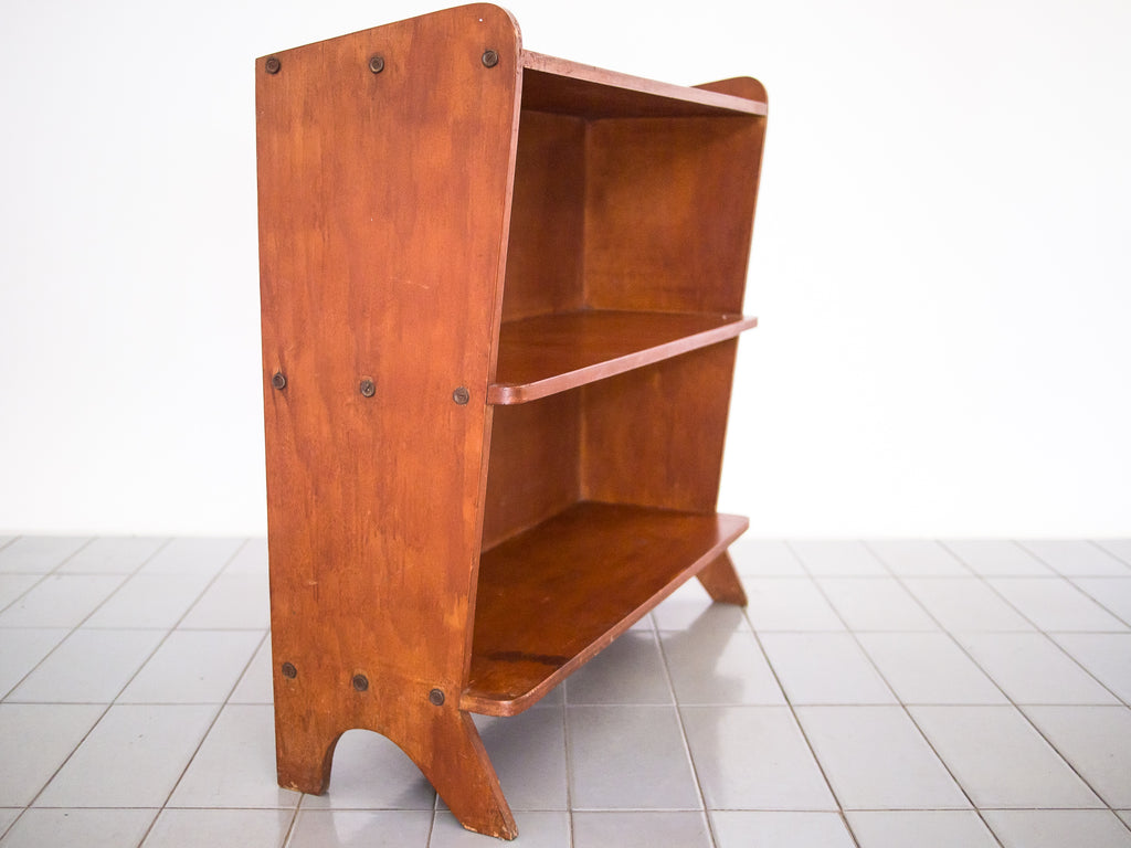 Zanine Caldas | Estante em Compensado