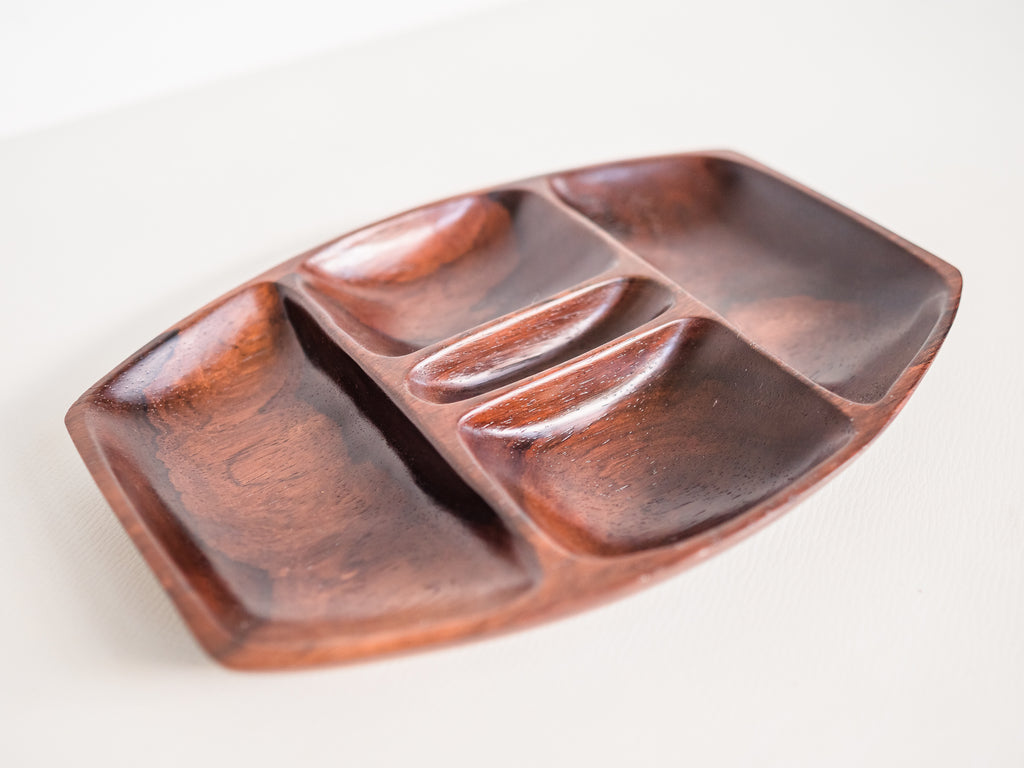 Petisqueira em Jacarandá com 5 Divisórias