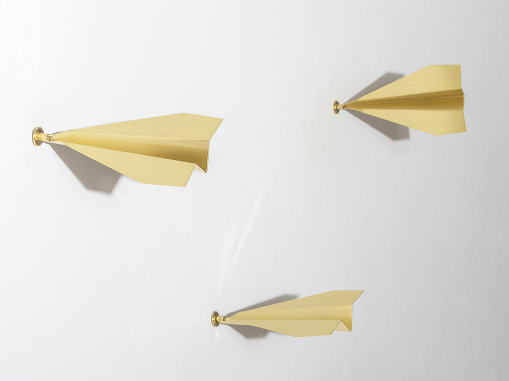 Bianca Barbato | Aviãozinho Latão