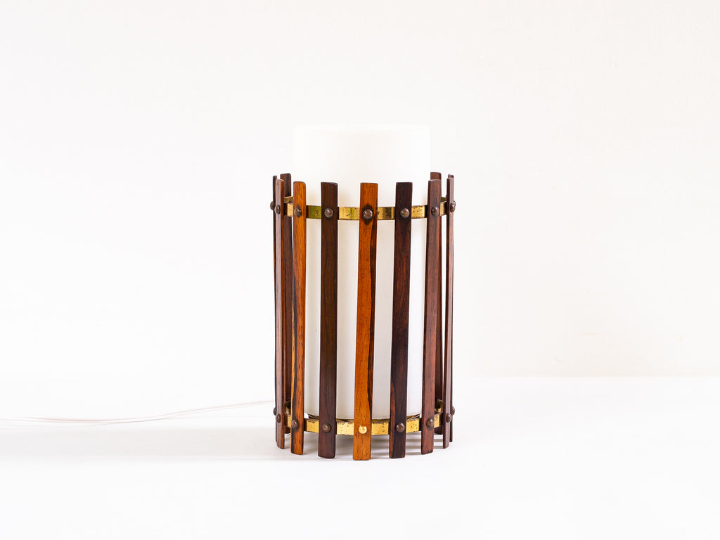 Abajur em Ripas de Jacarandá e Opalina