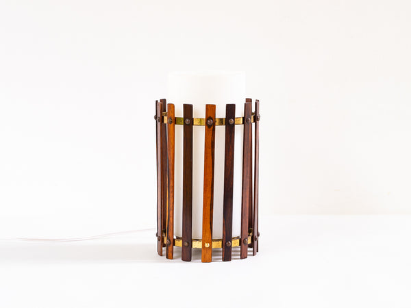 Abajur em Ripas de Jacarandá e Opalina