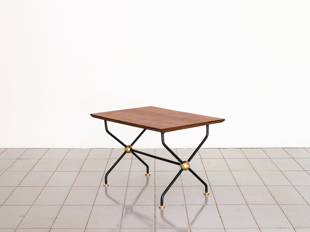 Mesa Lateral Ferro e Bolas de Latão, com tampo em Teca
